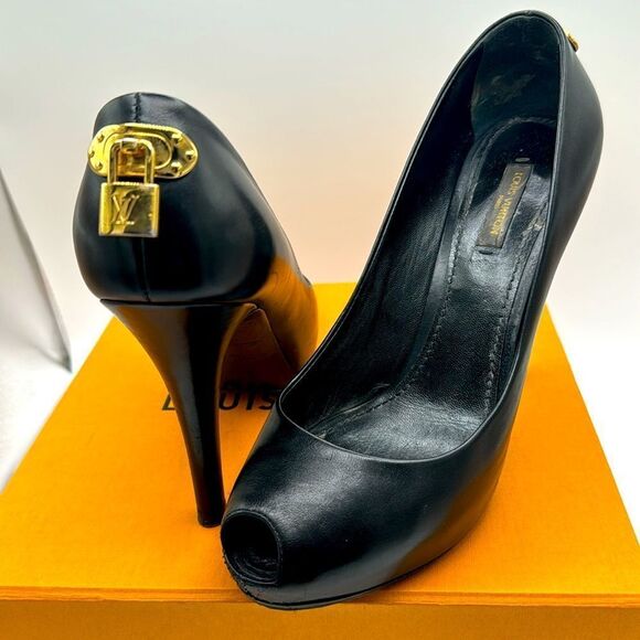LOUIS VUITTON PATENT GOLD LOCK PLATFORM PEEP TOE PUMPS WITH BOX & DUSTBAG - Picture 9 of 14